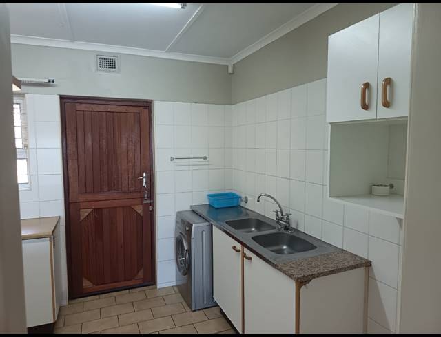 3 BEDROOM SIMPLEX RENTED IN ATHLONE PARK